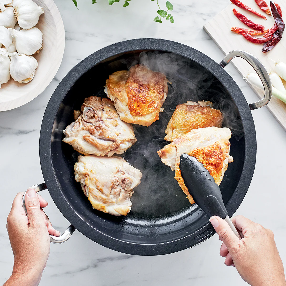 Electric Skillet vs. Slow Cooker: Can You Use It As a Slow Cooker?