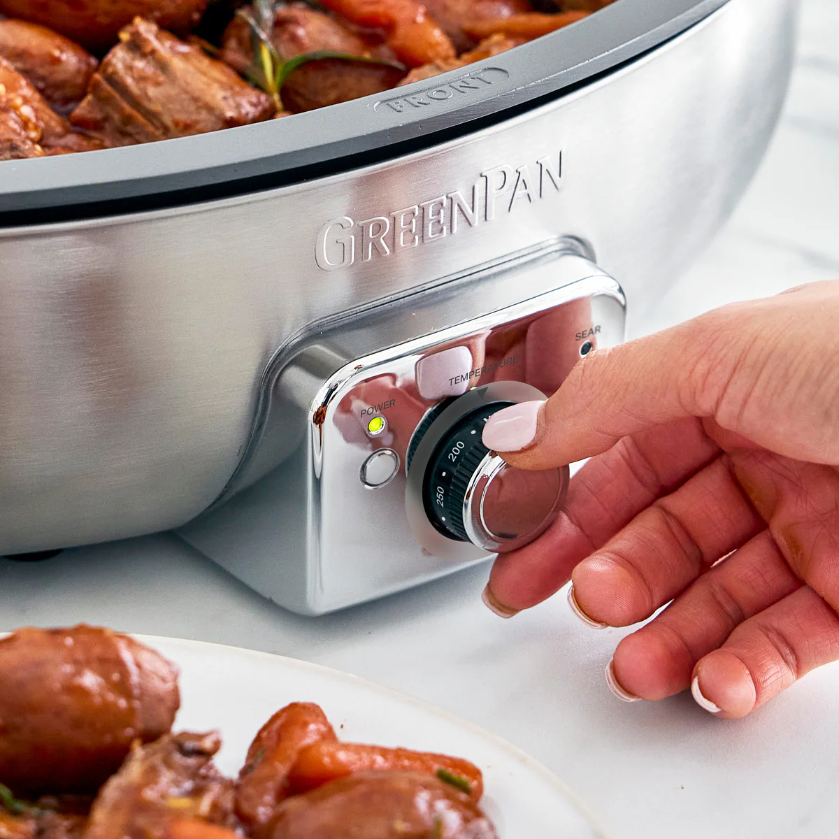 What Is the Best Way to Wash the Lid of Your Skillet